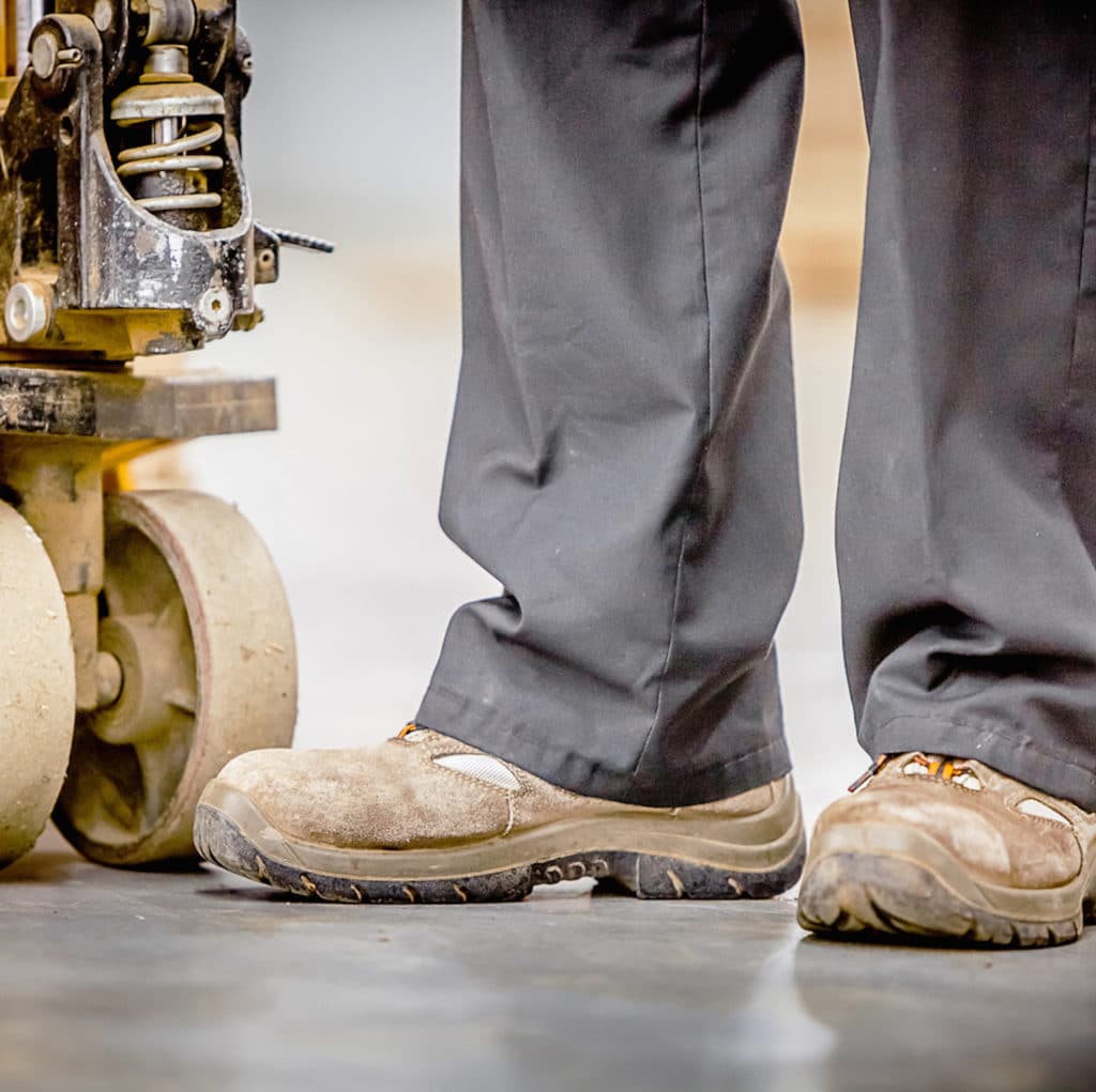 Chaussures et panatalon de sécurité ateliers