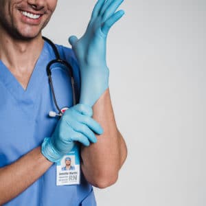 docteur qui porte des gants